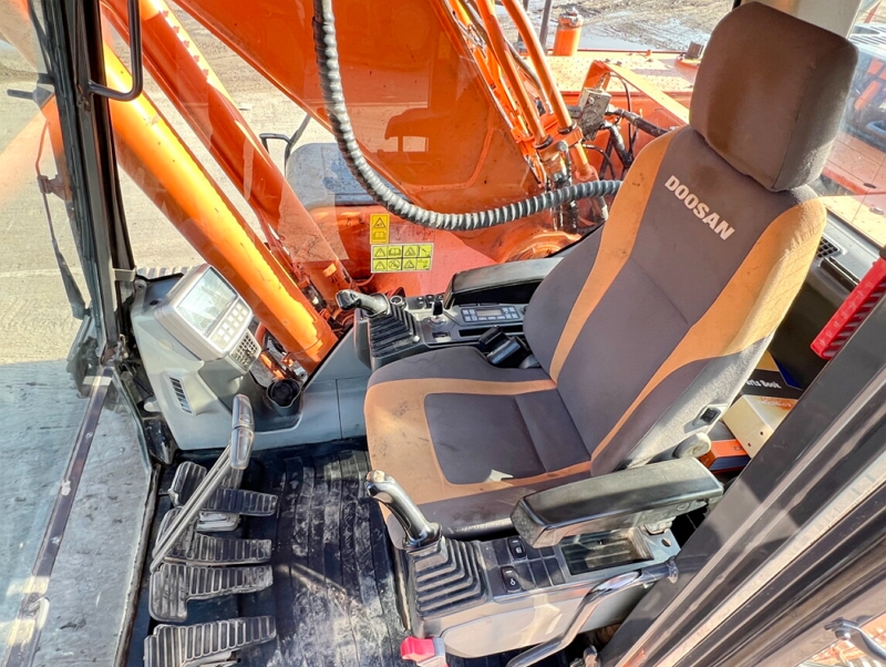 Doosan DX255 Excavator Doosan DX255 Excavator