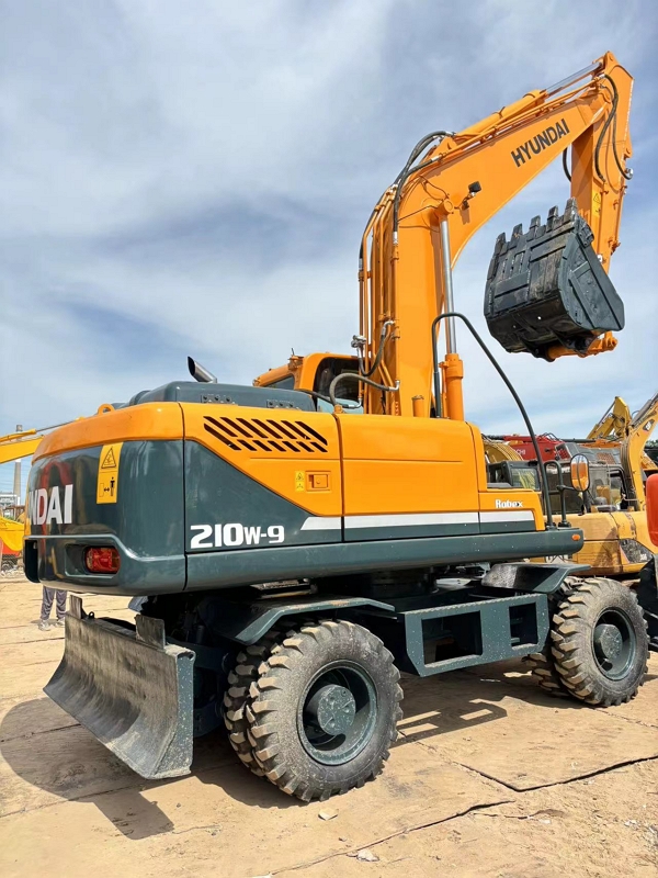 Used Hyundai 210W-9S Excavator Used Hyundai 210W-9S Excavator