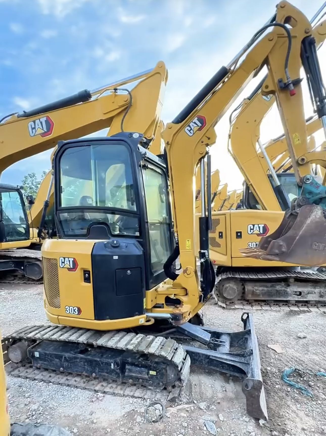Caterpillar 303 Used Loader Supplier Caterpillar 303 Used Loader Supplier