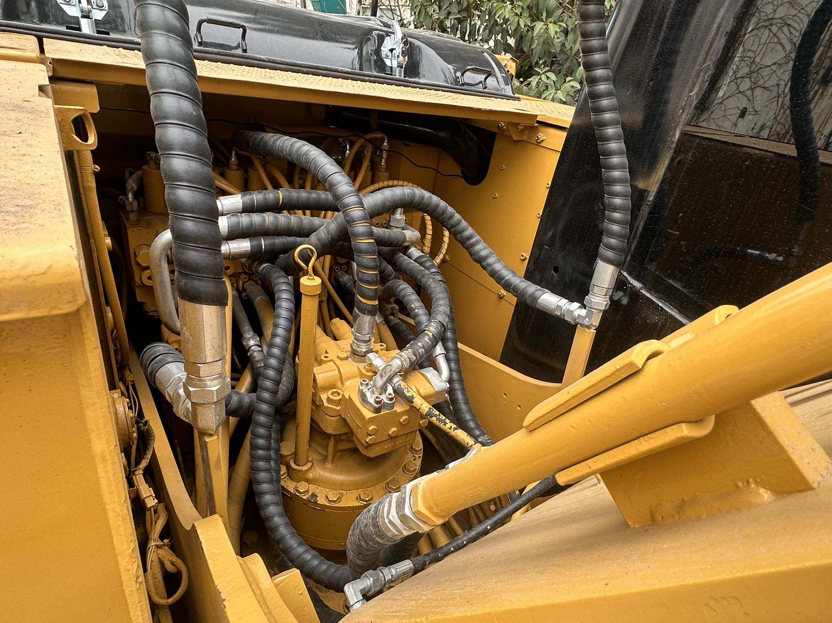 Caterpillar 323D-2L Used Excavator Supplier Caterpillar 323D-2L Used Excavator Supplier