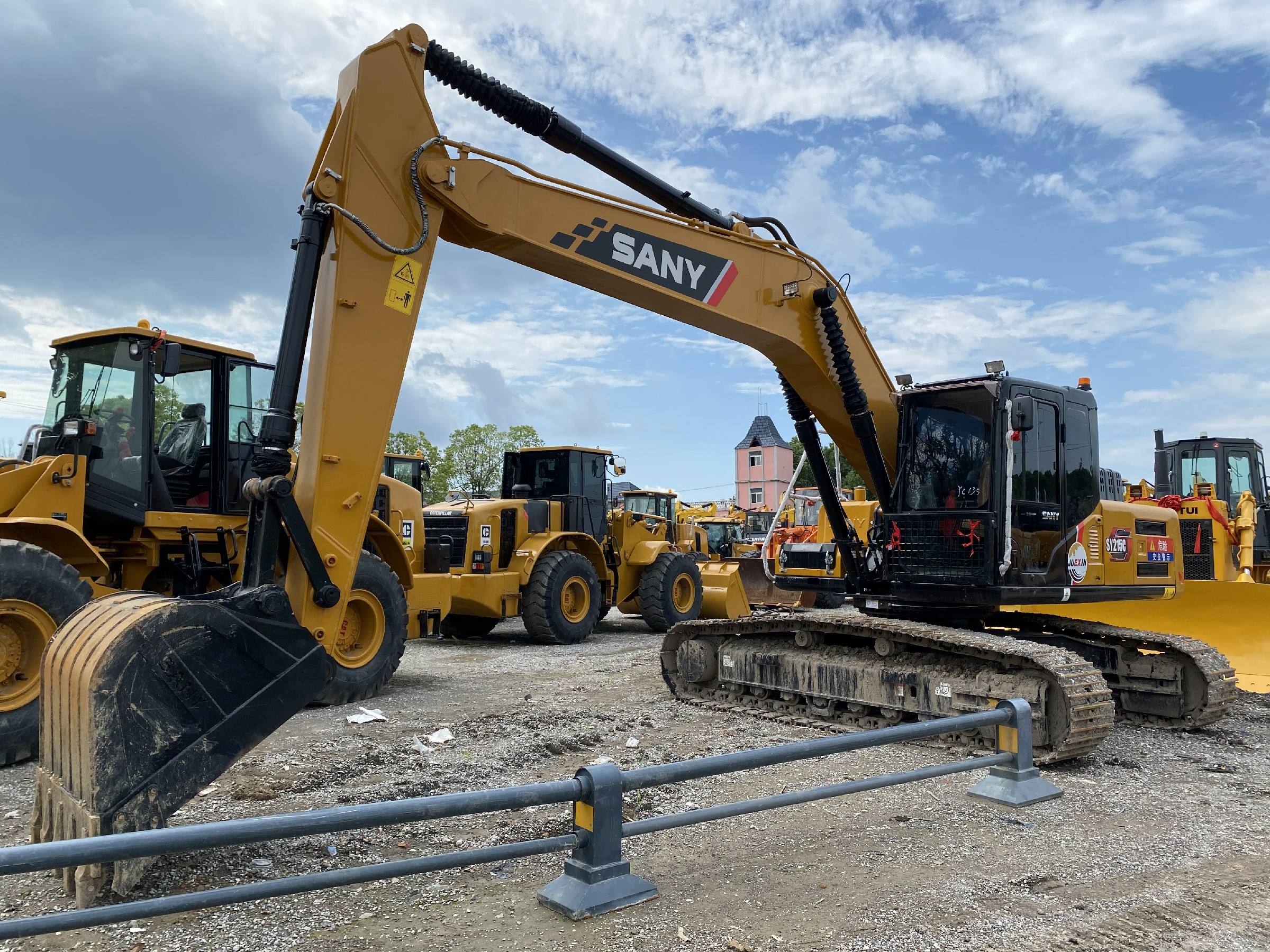 Sany SY215C Used Excavator Supplier Sany SY215C Used Excavator Supplier