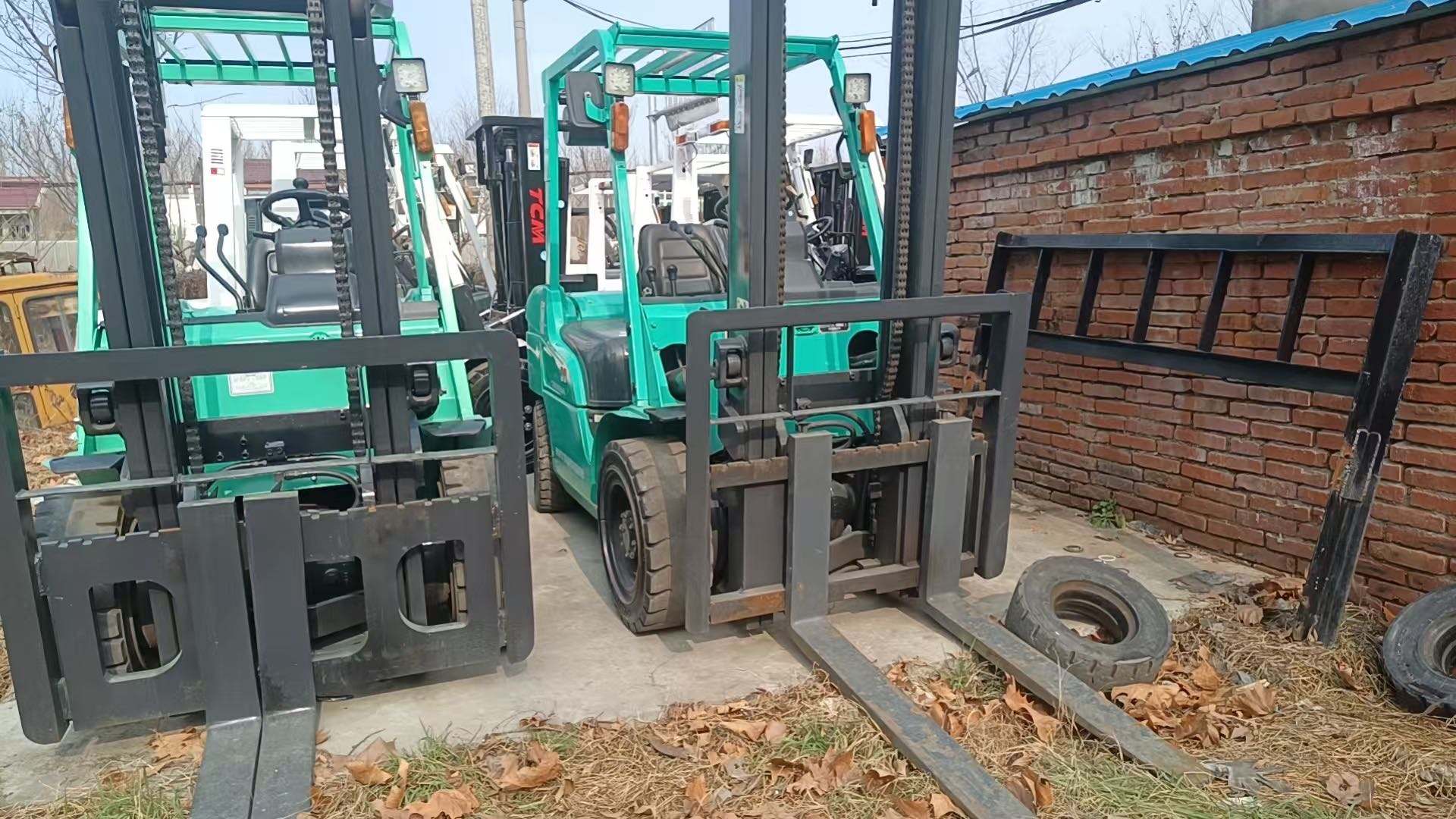 Mitsubishi FD30NT Used Forklift Supplier Mitsubishi FD30NT Used Forklift Supplier