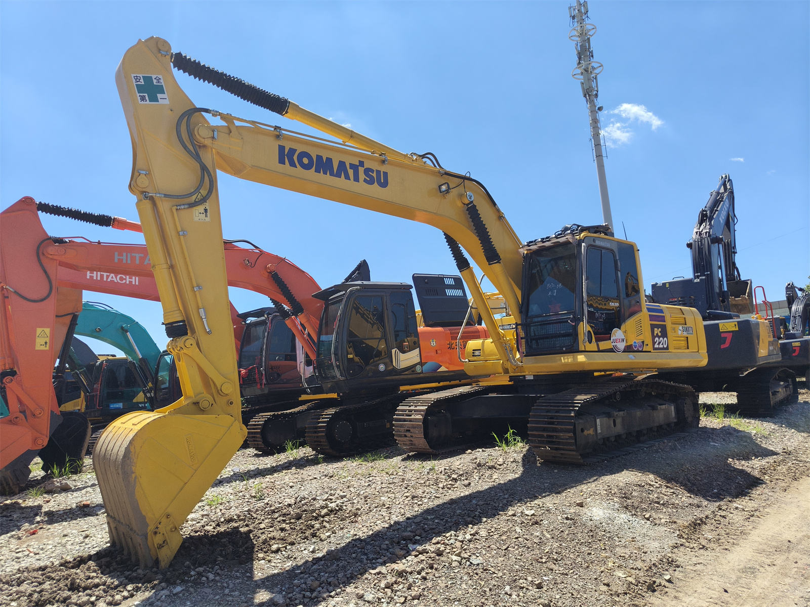 Komatsu PC220 Used Excavator Supplier Komatsu PC220 Used Excavator Supplier
