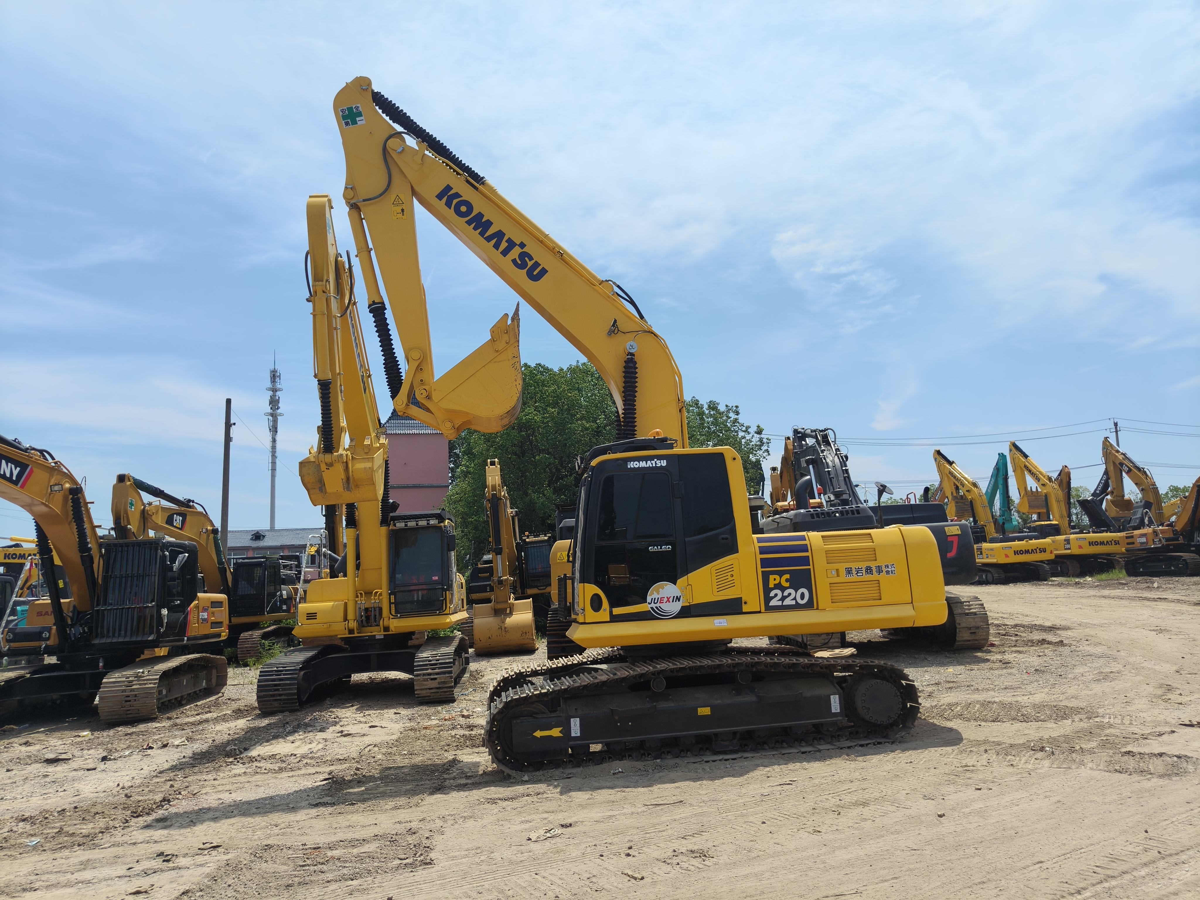 Komatsu PC220 Used Excavator Supplier Komatsu PC220 Used Excavator Supplier