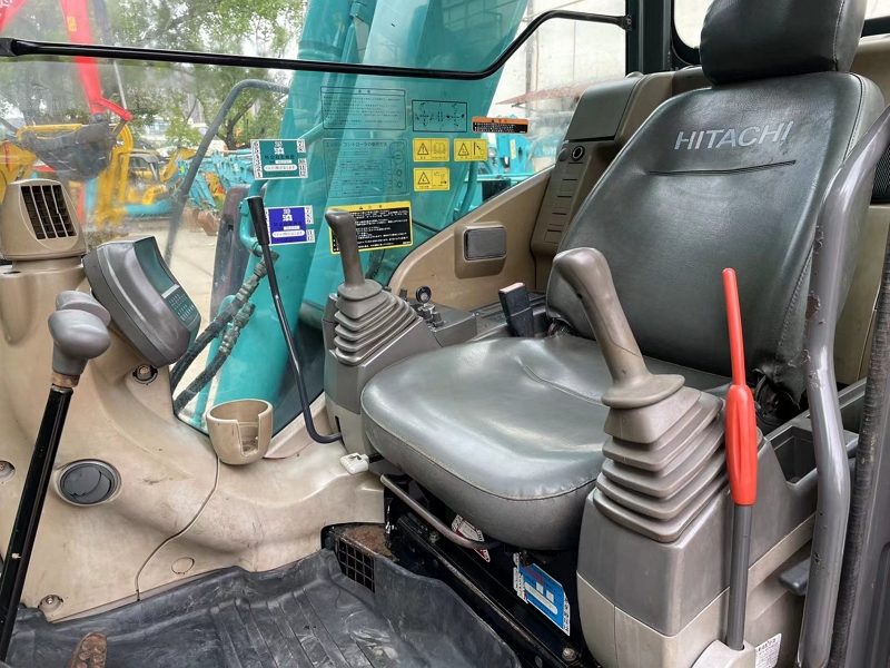 Used Hitachi ZX70-3 Crawler Excavator Used Hitachi ZX70-3 Crawler Excavator