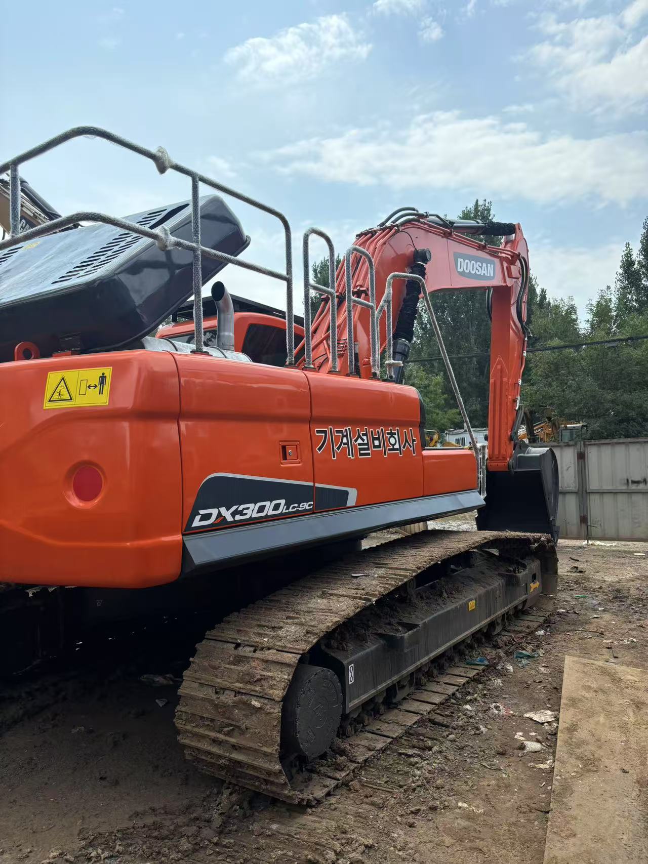 Doosan DX300LC-9C Used Excavator Supplier Doosan DX300LC-9C Used Excavator Supplier