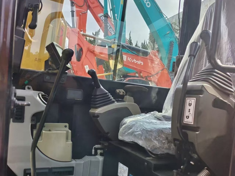 Caterpillar used hydraulic excavator (1)