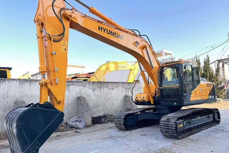 How To Determine The True Operating Hours of A Used Excavator?