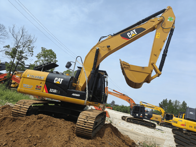 Caterpillar 323D-2L Used Excavator Supplier