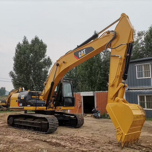 CAT320D