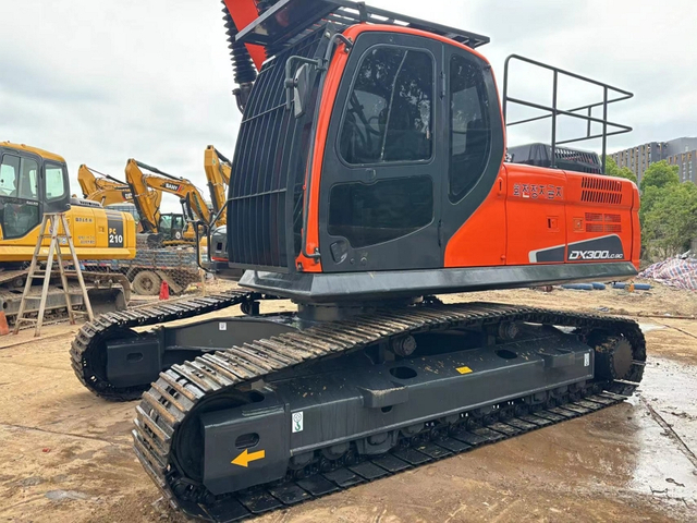 Doosan DX300LC-9C 30 Ton Excavator