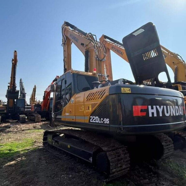 Hyundai220LC-9S 22 Ton Medium Used Excavator Supplier