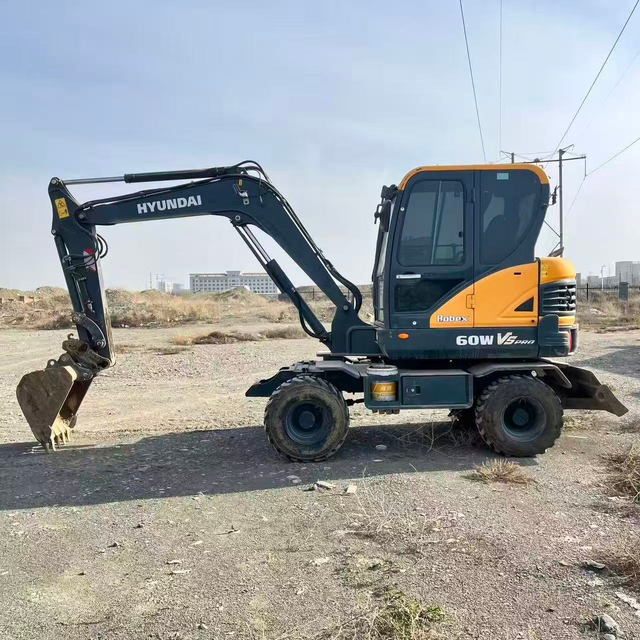 Used Hyundai R60 Wheel Excavator Original Hyundai Used Machinery Supplier