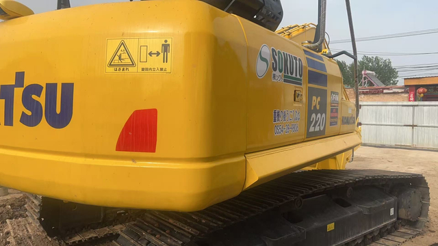Used Komatsu PC220 22 Ton Crawler Excavator For Construction