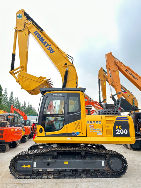 Komatsu 200 Medium Excavator, 20-ton Class, Fuel Efficient, Durable & Reliable, Komatsu First-Class Agent