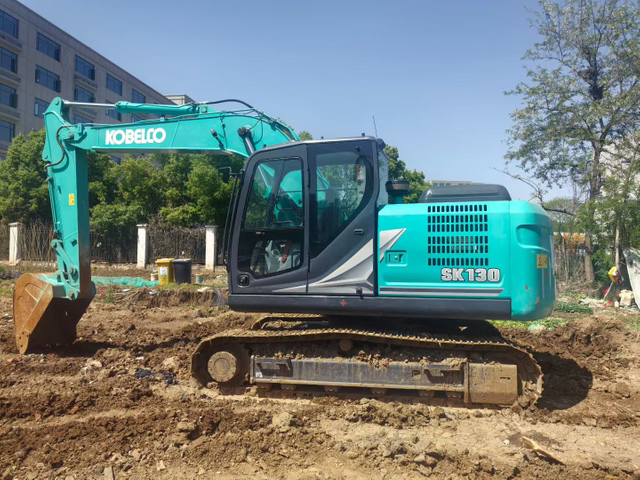 Kobelco SK130 13ton hydraulic crawler excavator for small to medium projects First-tier deale