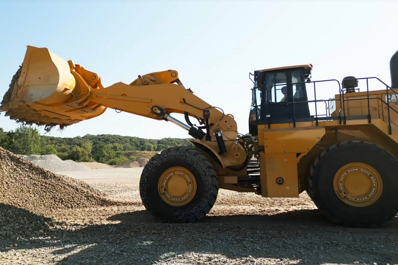 How To Choose The Right Loader: A Comparison of Caterpillar, Komatsu, And Volvo