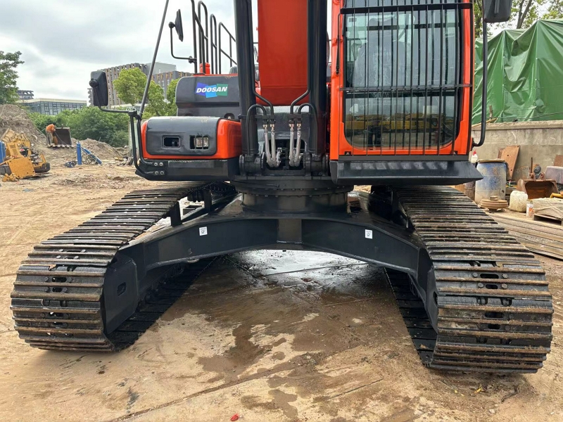 Doosan DX300LC-9C Excavator