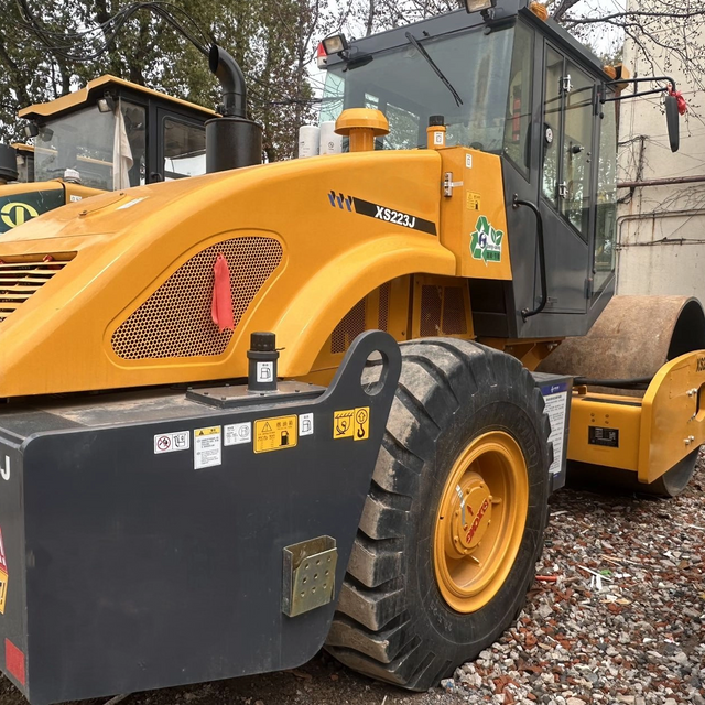 XS223J 22T Single Drum Vibratory Used Road Roller Flexible Operation Powerful Engine Second Hand Road Roller Supplier