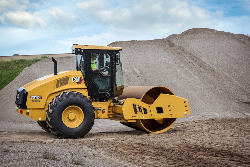 Safety Precautions for Operating Komatsu Graders