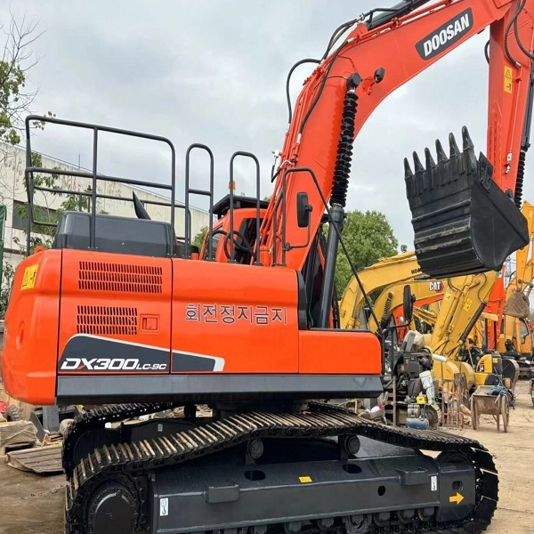 Used Doosan DX300LC-9C 30 Ton Excavator Supplier Original Paint In Stock