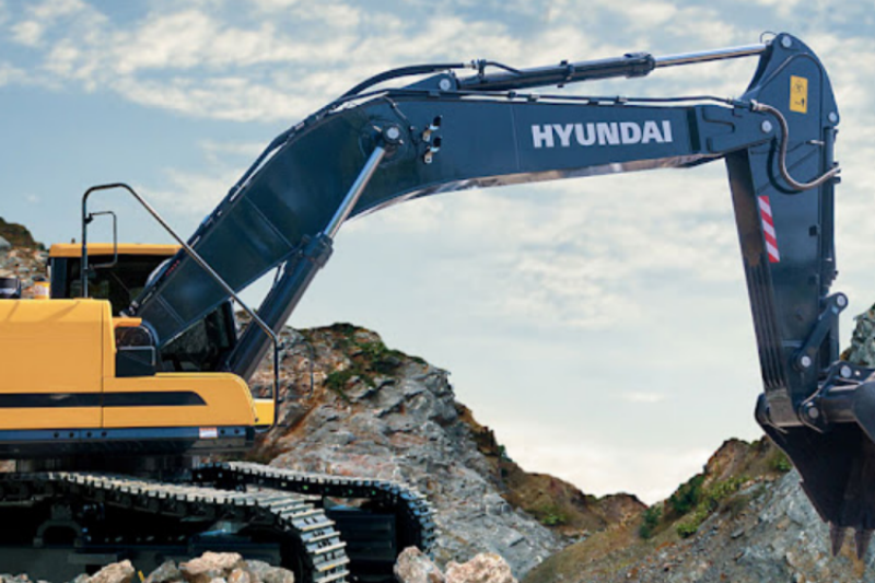 Why The Komatsu PC220 Excavator Is An Ideal Choice for Heavy Engineering Projects?