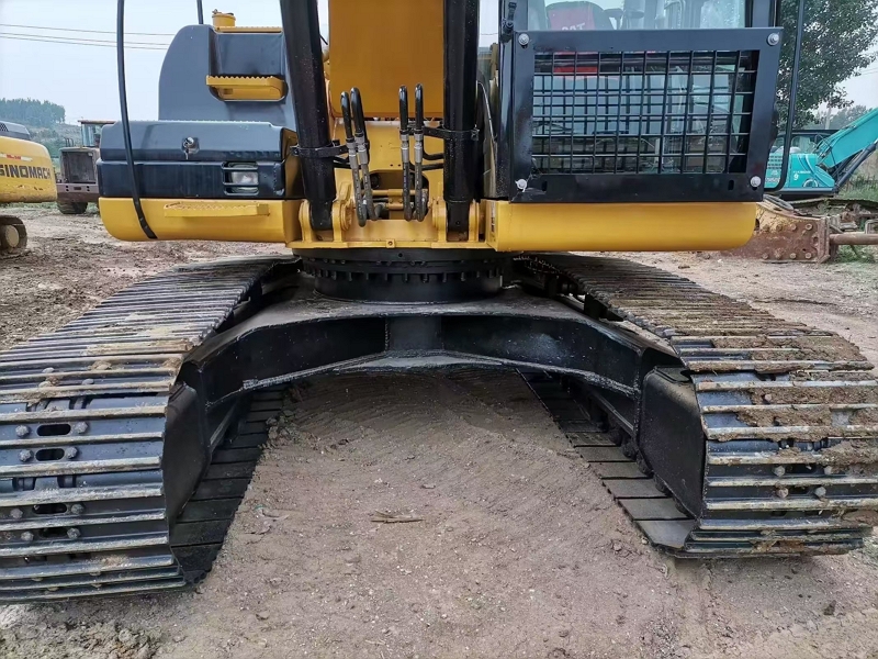 CAT320D