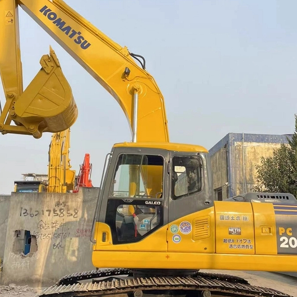 Used Komatsu PC200-7 Hydraulic Excavator