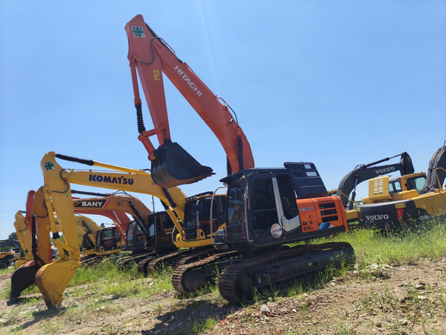 Hitachi ZAXIS 210LC Used Excavator Supplier