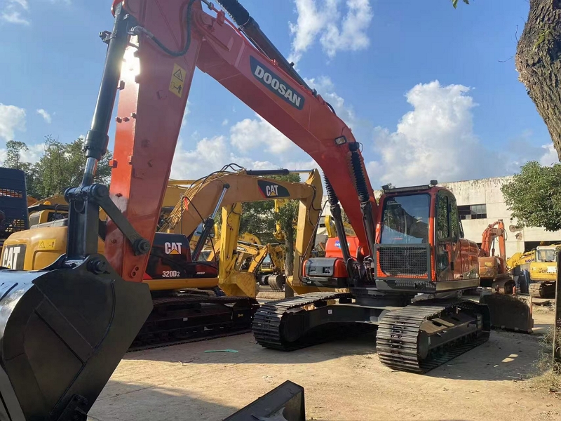 Doosan DX225LC-9C Crawler Excavator