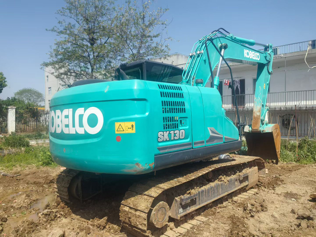 Kobelco SK130 13ton hydraulic crawler excavator for small to medium projects First-tier deale