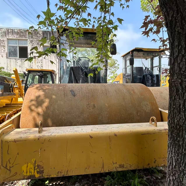 Used SEM522 Vibratory Roller, CAT Pod System, 22Ton，Supplier